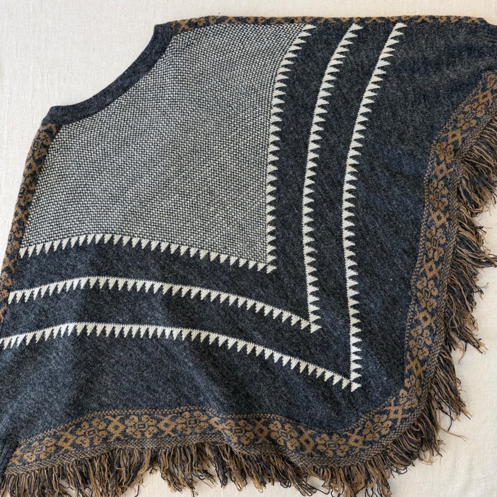 Dainty Hooligan Southwestern Knit Fringe Poncho Sweater Charcoal Gray Boho S/M - Picture 8 of 14